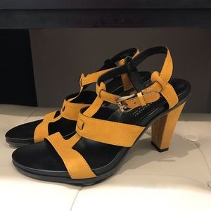 Donald Pliner leather strappy sandals